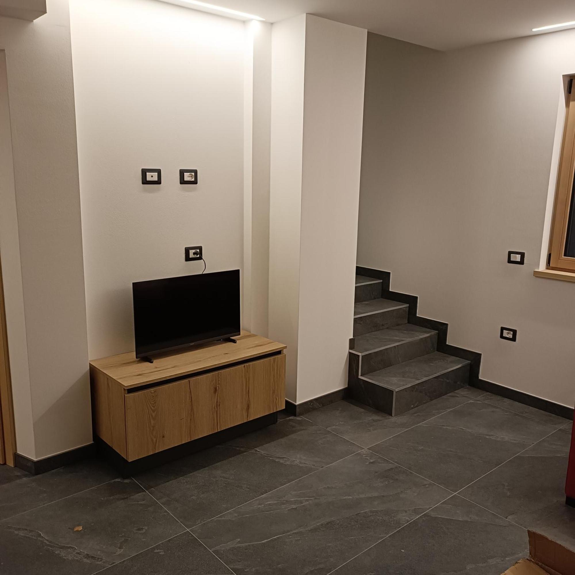 Casa Anita Apartment Mezzana  Ngoại thất bức ảnh